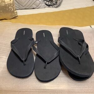 Old Navy Dark Flip Flops for Men NWT